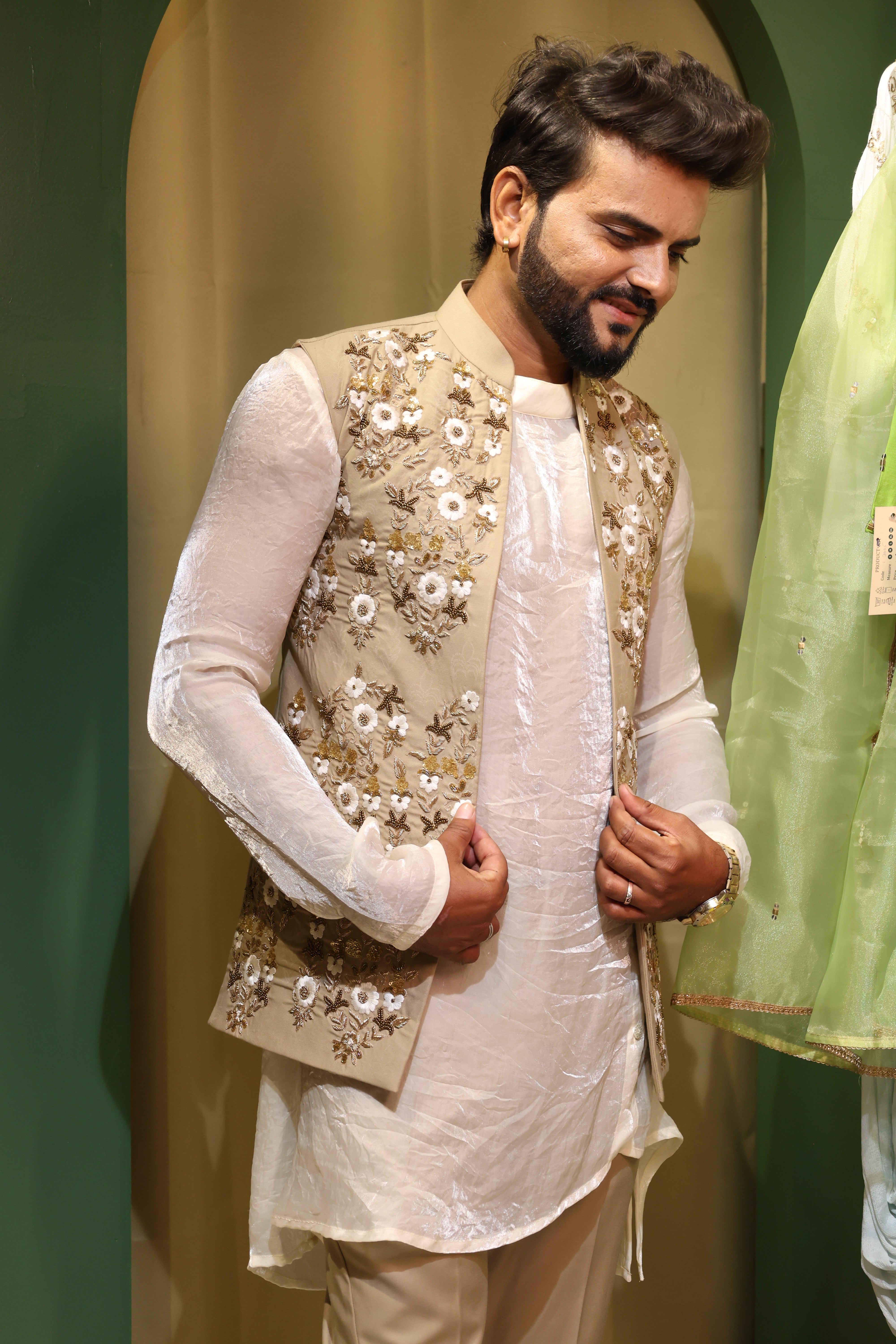 Sunehri Phool Kurta Set